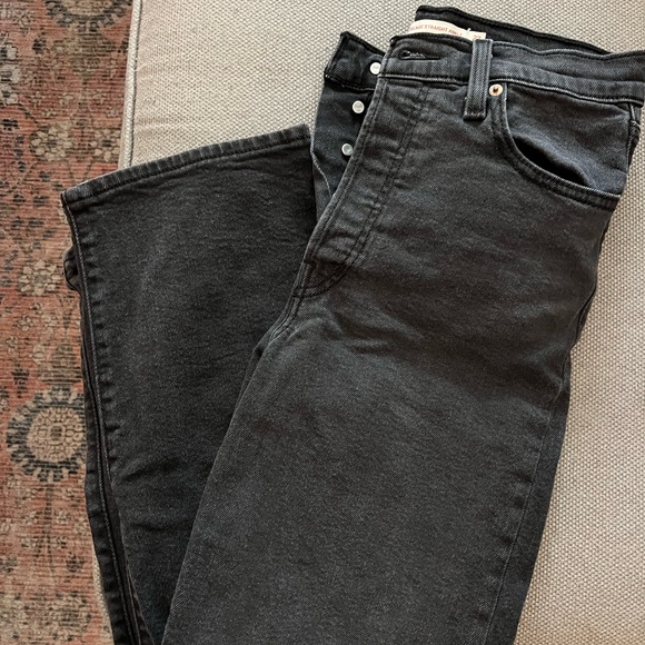 Levi’s Ribcage Straight Ankle Jean - Picture 2 of 4